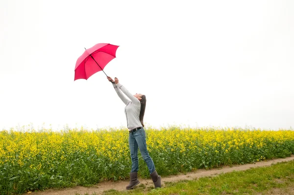 Şemsiyeli genç kadın — Stok fotoğraf