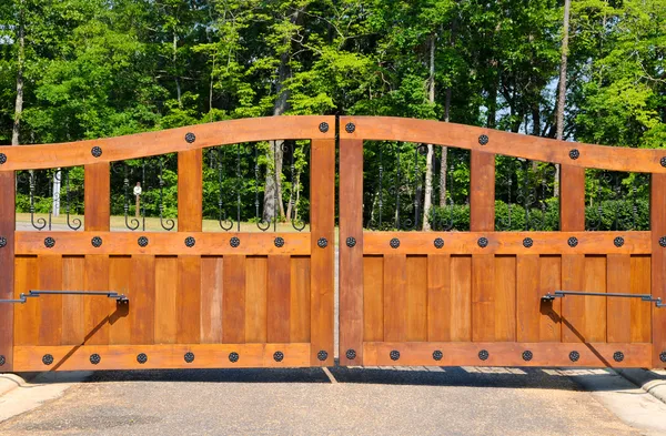 Ворота безопасности — стоковое фото