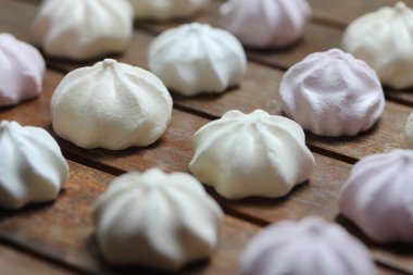 Mini Meringues