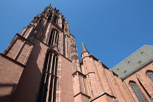 Zbliżenie do katedry w budynku we Frankfurcie — Zdjęcie stockowe