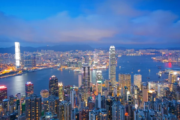 从太平山顶日出时的香港天际线 — 图库照片