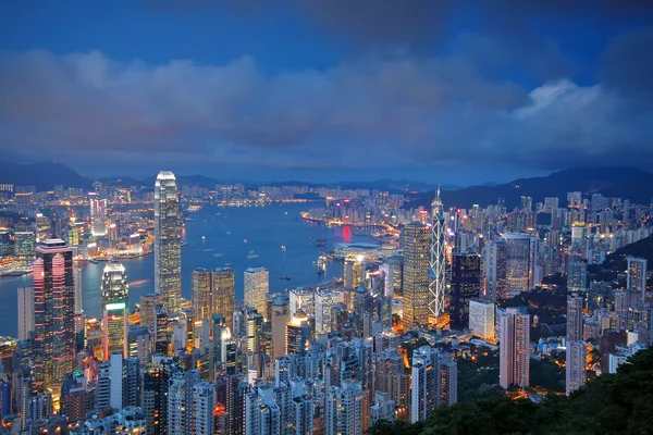 Hong kong skyline vom victoria peak bei sonnenaufgang — Stockfoto
