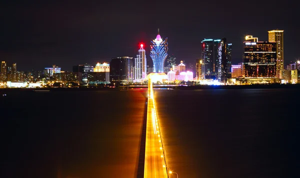 Macao cityscape with famous landmark of casino skyscraper and br — Stock Photo, Image