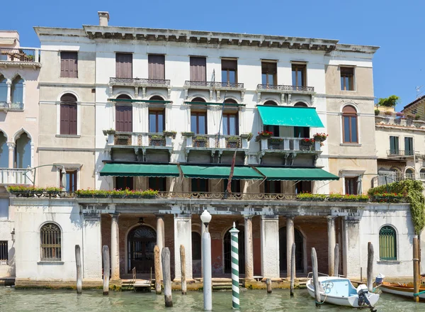 Stadsgezicht van het canal Grande in Venetië — Stockfoto