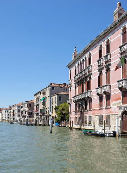 Városképet gazdagító épületnek szánták, a velencei Canal — Stock Fotó