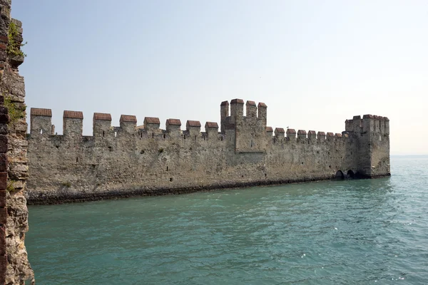 Scaliger Castle at Sirmione — Stock Photo, Image