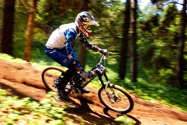 Mountain bike extreme concurrentie — Stockfoto