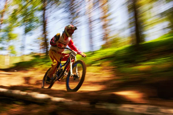 Extrema competencia de bicicleta de montaña — Foto de Stock