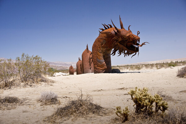 Змея в огне
