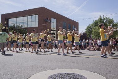 salt lake city, utah - Haziran 3: pride parade katılımcılar marchin