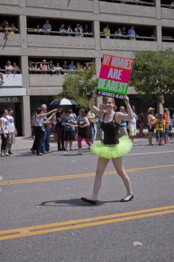 salt lake city, utah - Haziran 3: pride parade katılımcılar marchin