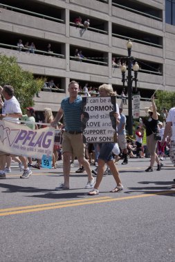 salt lake city, utah - Haziran 3: prid gururlu bir mormon anne