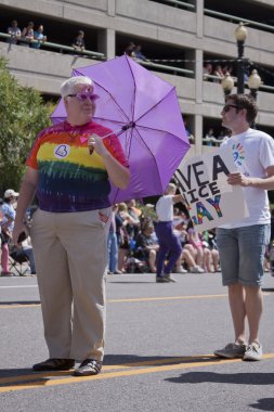 salt lake city, utah - Haziran 3: pride parade katılımcılar marchin