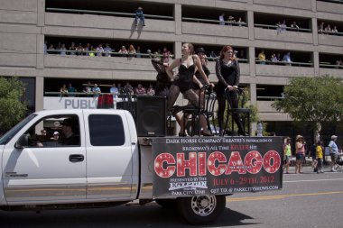 salt lake city, utah - Haziran 3: pride parade katılımcılar marchin