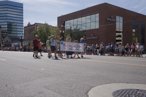 Salt Lake City, Utah - 3 de junho: Parada do Orgulho participantes marchin — Fotografia de Stock