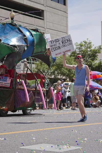 Salt lake city, utah - 3. června: pride parade účastníci marchin — Stock fotografie