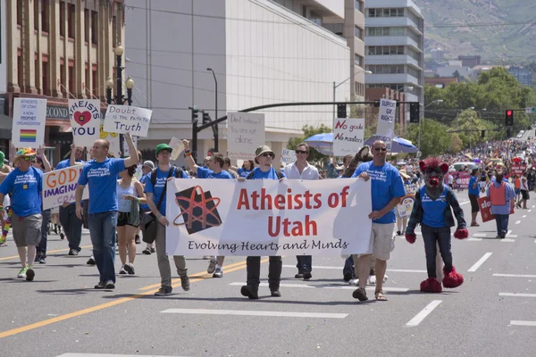Salt Lake City, Utah - June 3: Atheists of Utah members marching — Stock Photo, Image