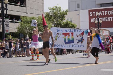 salt lake city, utah - Haziran 3: pride parade katılımcılar marchin