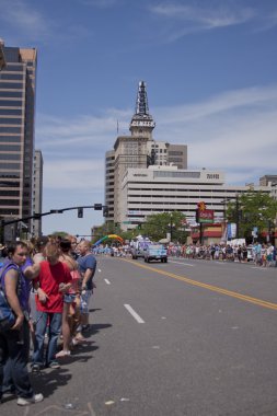 salt lake city, utah - Haziran 3: pride parade katılımcılar marchin