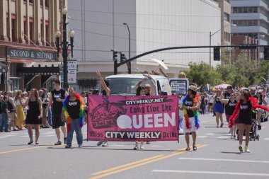 salt lake city, utah - Haziran 3: pride parade katılımcılar marchin