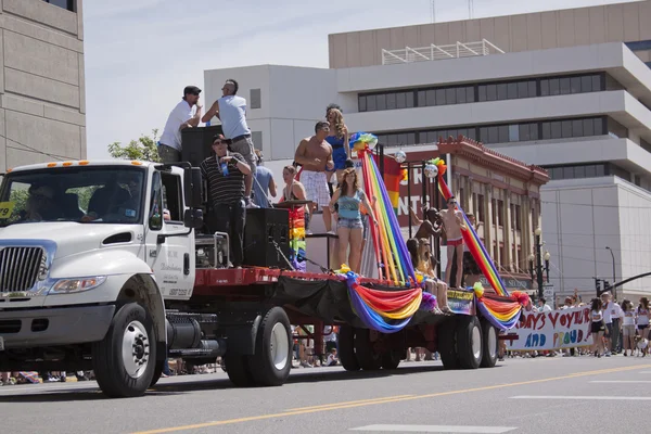 Salt lake city, utah - Haziran 3: pride parade katılımcılar marchin — Stok fotoğraf