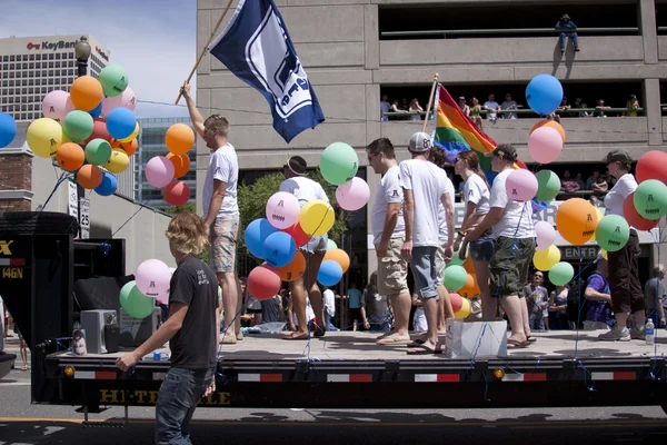 Солт-Лейк-Сити, Юта - 3 июня: Марш участников парада гордости — стоковое фото
