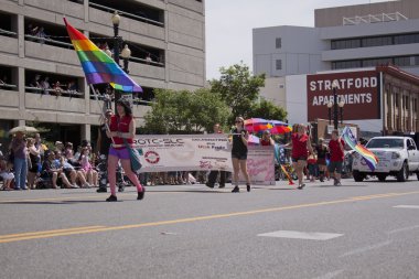 salt lake city, utah - Haziran 3: pride parade katılımcılar marchin