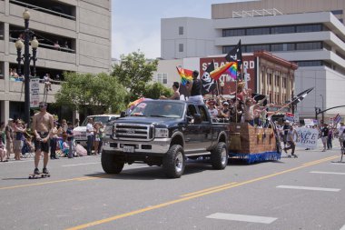 salt lake city, utah - Haziran 3: pride parade katılımcılar marchin