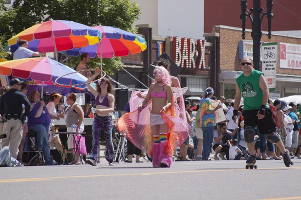 Salt Lake City, Utah - 3 giugno: Marchin dei partecipanti alla Pride Parade — Foto Stock