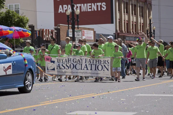 Salt Lake City, Utah - June 3: Utah Gay Fathers Association memb — Stock Photo, Image