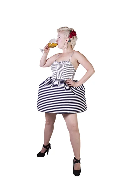 Mulher em pin-up bebendo vestido Isolado — Fotografia de Stock