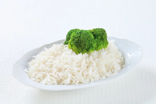 Brokoli ile pişmiş pirinç — Stok fotoğraf