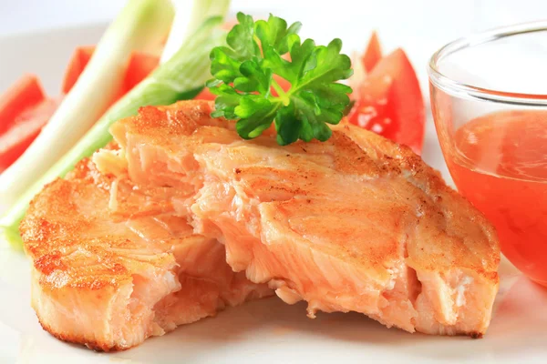Pan fried salmon — Stock Photo, Image