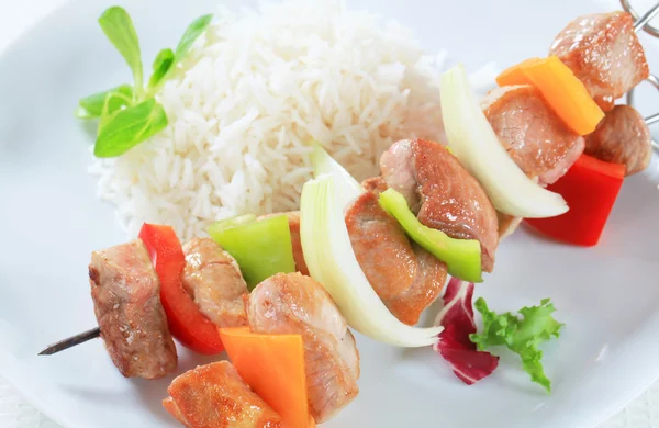 Pork skewers with rice — Stock Photo, Image