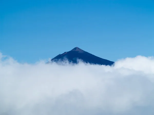 Peak of Teide in clouds — Stock Photo, Image