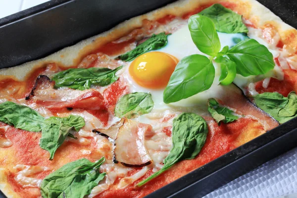 stock image Bacon and egg pizza