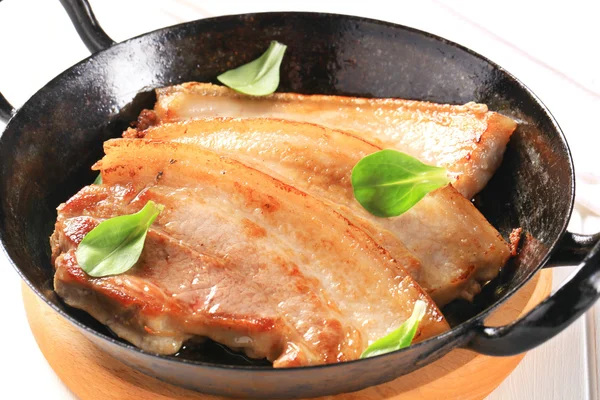 Pancia di maiale fritto in padella — Foto Stock