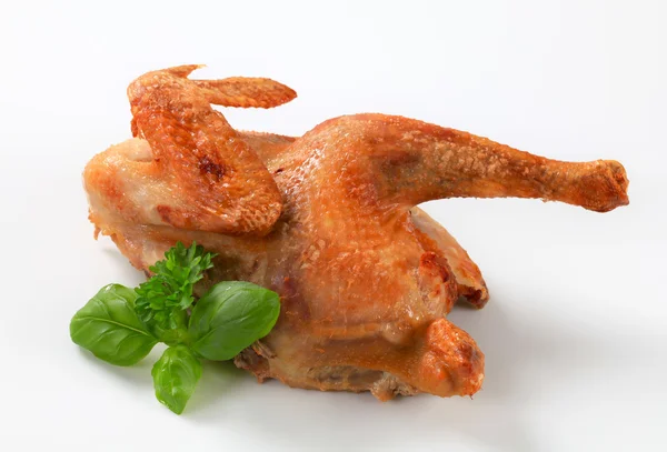 Polovina pečené kuře — Stock fotografie