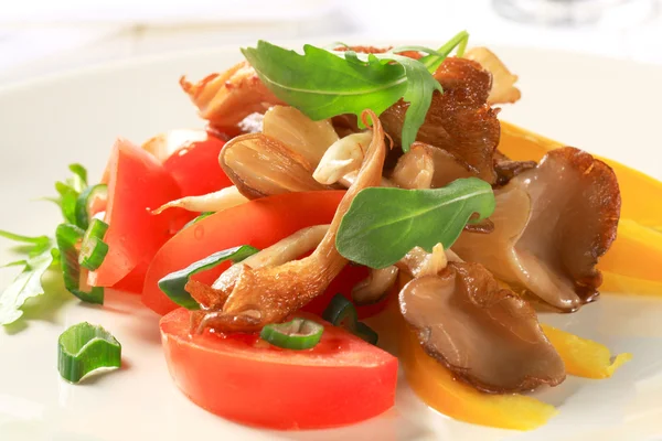 Oyster mushroom salad — Stock Photo, Image