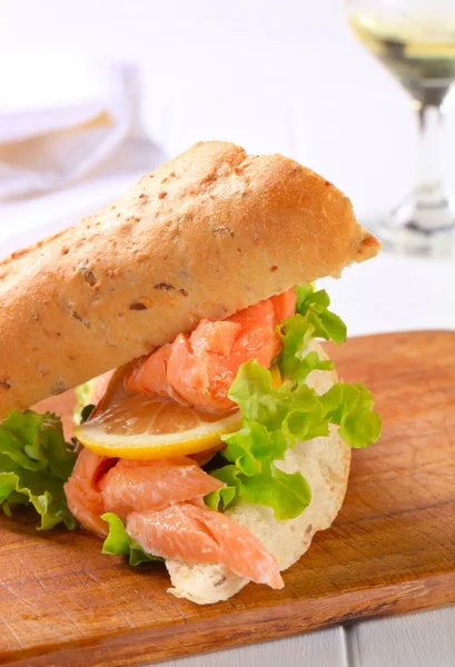 Sandwich au saumon — Photo