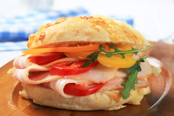 Sandviç sosis ve biber — Stok fotoğraf