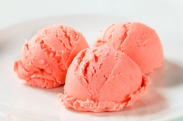 Παγωτό φράουλα — Φωτογραφία Αρχείου