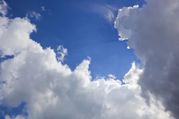 Nubes dramáticas —  Fotos de Stock