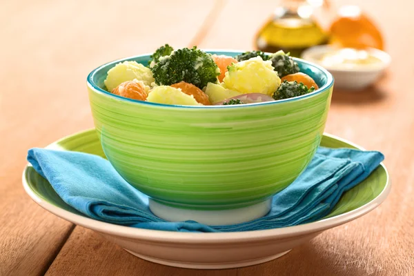 Potatissallad broccoli mandarin — Stockfoto