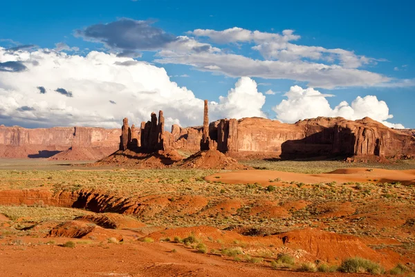 Storm Clouds over Chimney pillars at Monument Valley — Stock Photo, Image