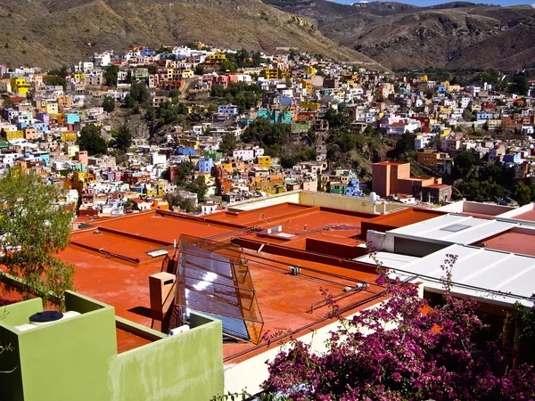 Solar panels on rooftop Guanajuato Mexico — Stock Photo, Image
