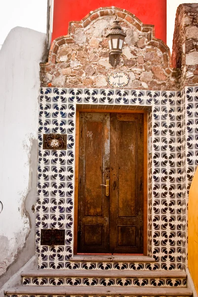 Mexican tiled entrance — Stock Photo, Image