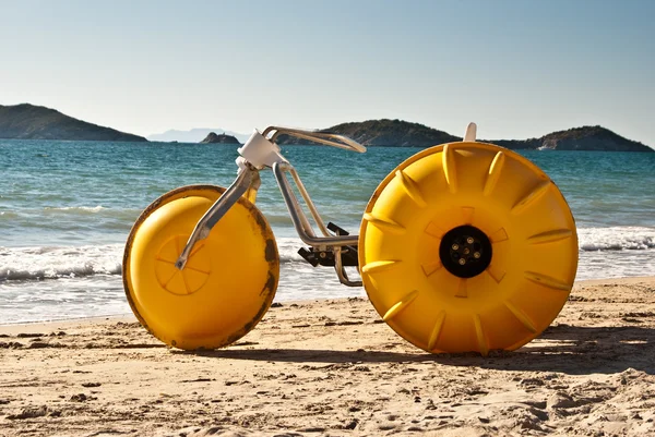 黄色的沙滩三轮车 — 图库照片