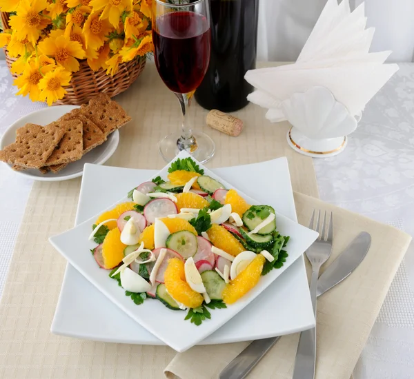 Vitamin salad with pink wine — Stock Photo, Image