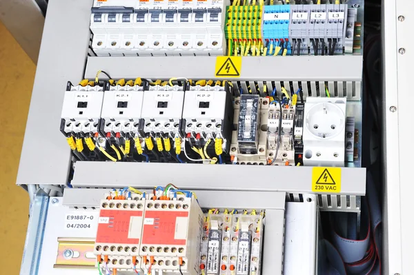 Panel s elektrickým zařízením — Stock fotografie